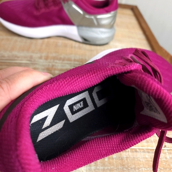 Nike Zoom Stucture 22. Woman’s size 7 1/2. Magenta - Picture 9 of 12